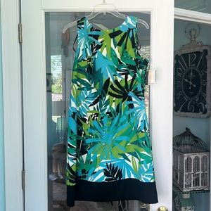 Vivid colors, stretchy 3% spandex , zipper back.